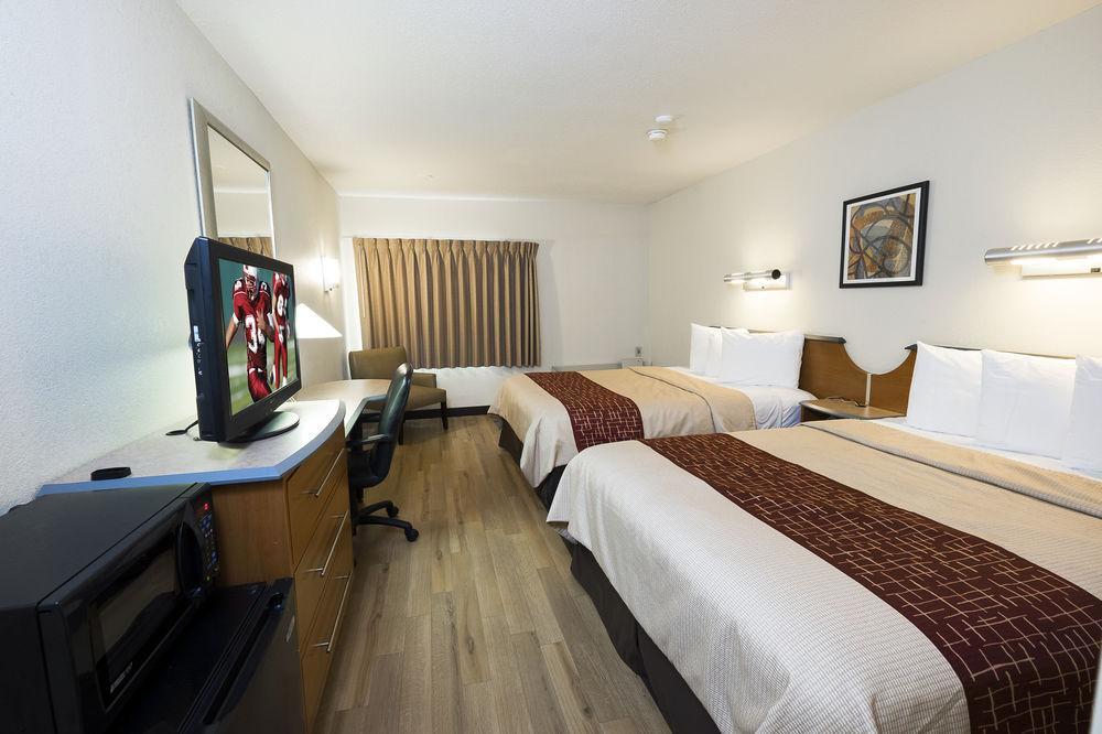 Red Roof Inn Plus+ South Deerfield - Amherst エクステリア 写真