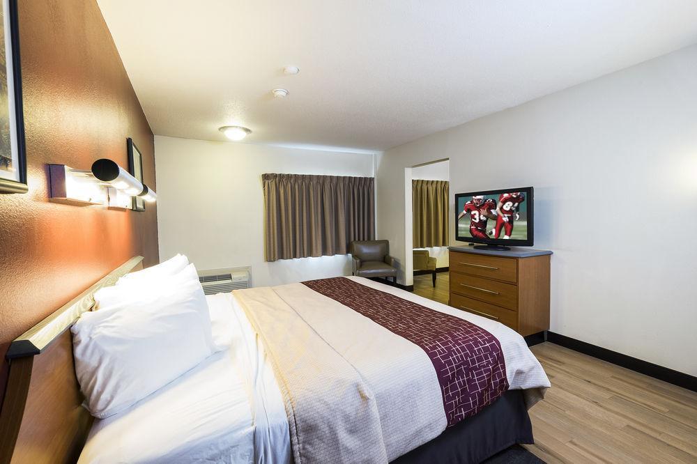 Red Roof Inn Plus+ South Deerfield - Amherst エクステリア 写真