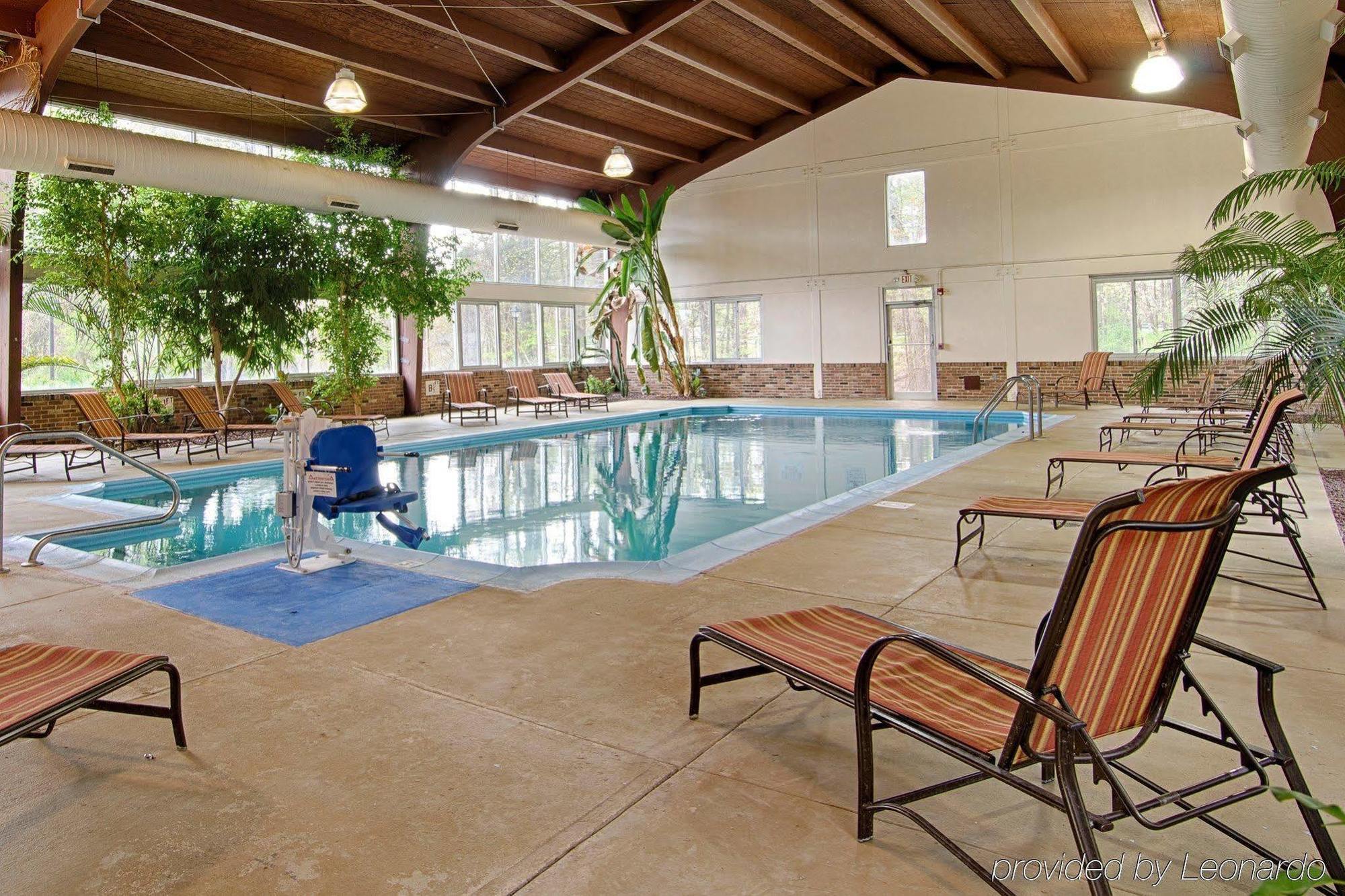 Red Roof Inn Plus+ South Deerfield - Amherst エクステリア 写真