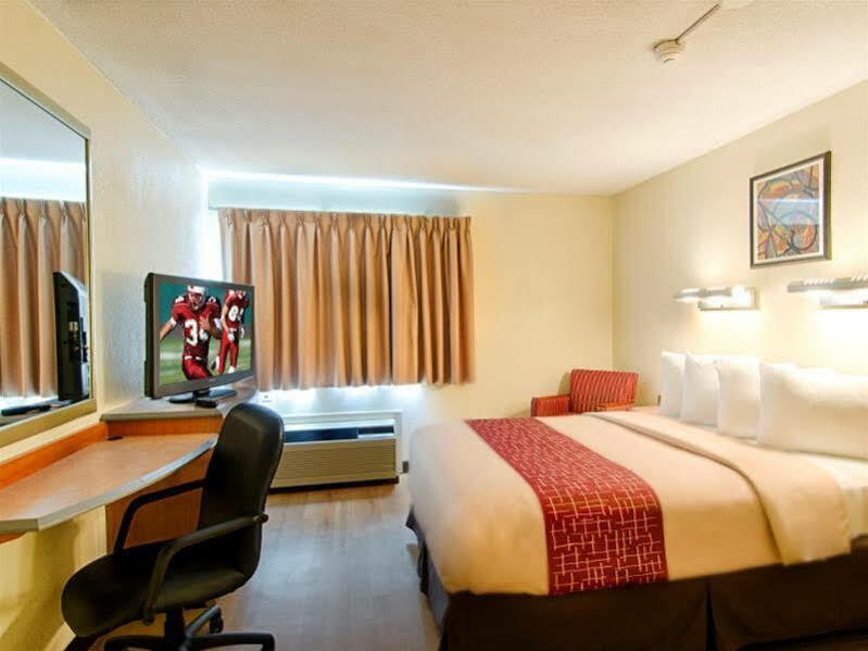 Red Roof Inn Plus+ South Deerfield - Amherst エクステリア 写真