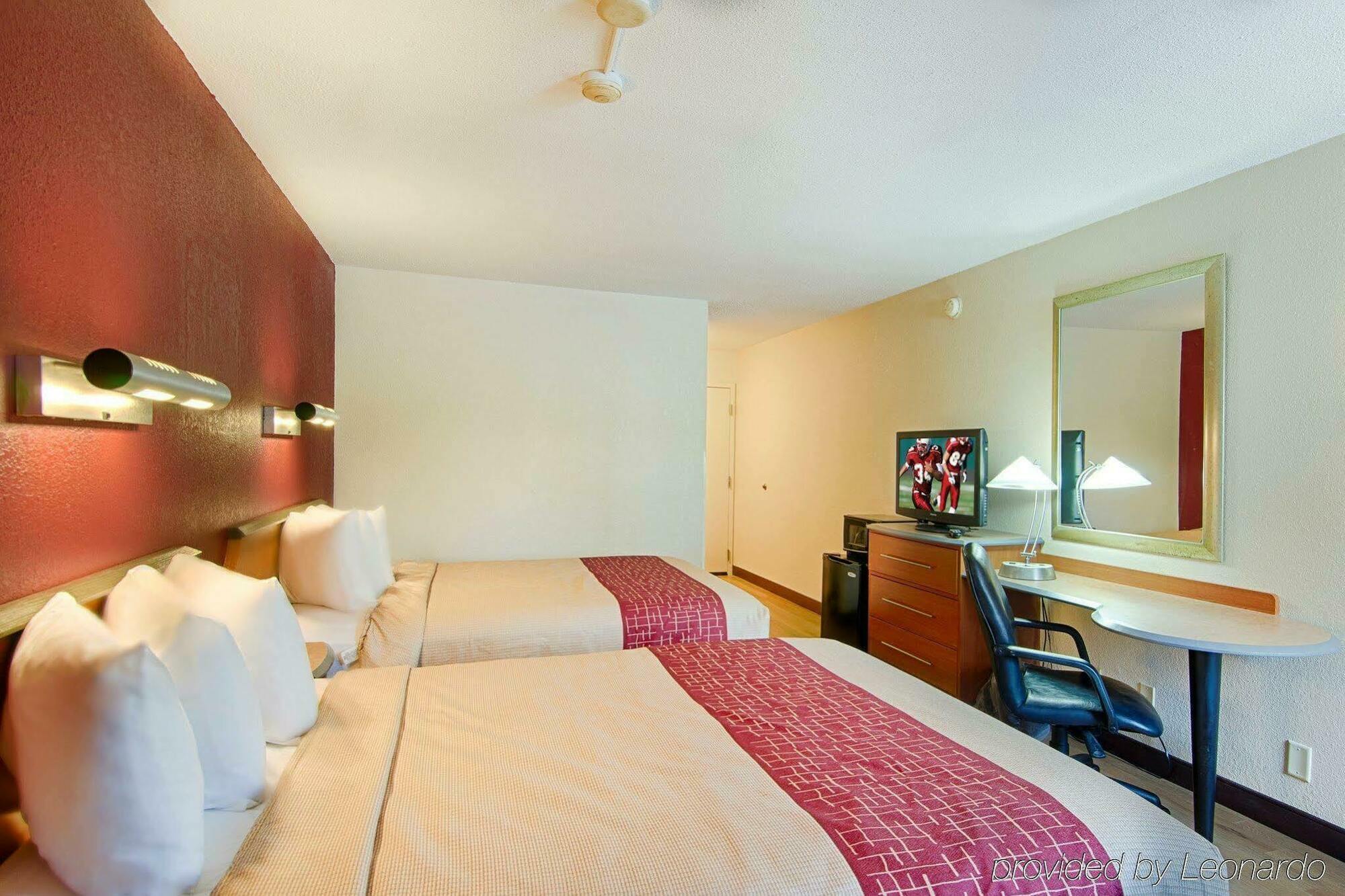 Red Roof Inn Plus+ South Deerfield - Amherst エクステリア 写真